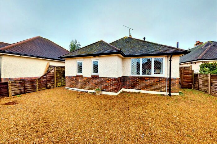 2 Bedroom Detached Bungalow To Rent In Rosemary Lane, Horley, RH6