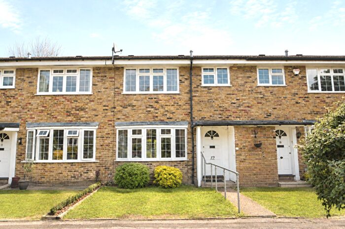 3 Bedroom Terraced House For Sale In Parkway, Weybridge, KT13