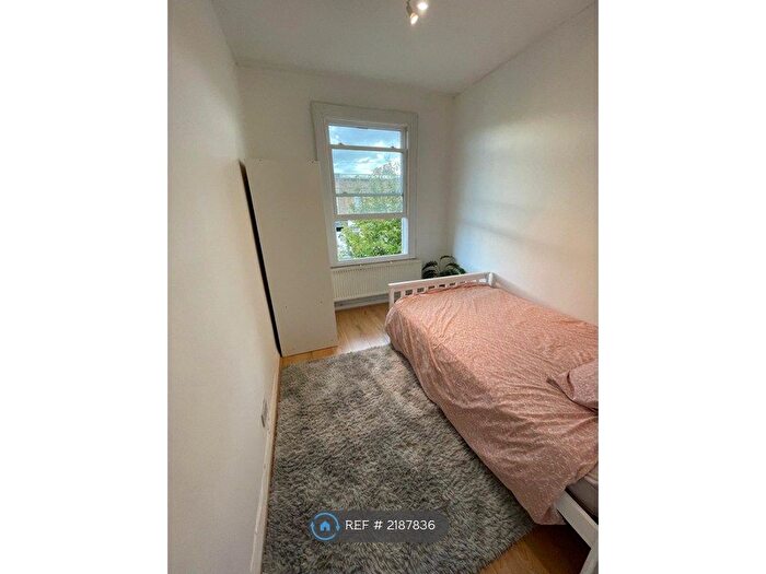 3 Bedroom Flat To Rent In Portnall Road, London, W9