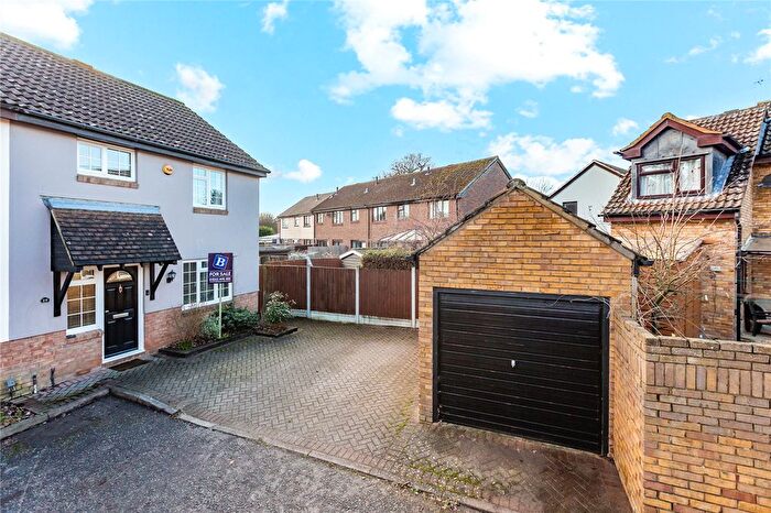 3 Bedroom Semi-detached House For Sale In Murrell Lock, Chelmer Village, Chelmsford, Essex, CM2