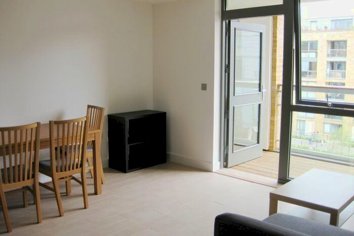 1 Bedroom Flat To Rent In Canalside Square, London, N1