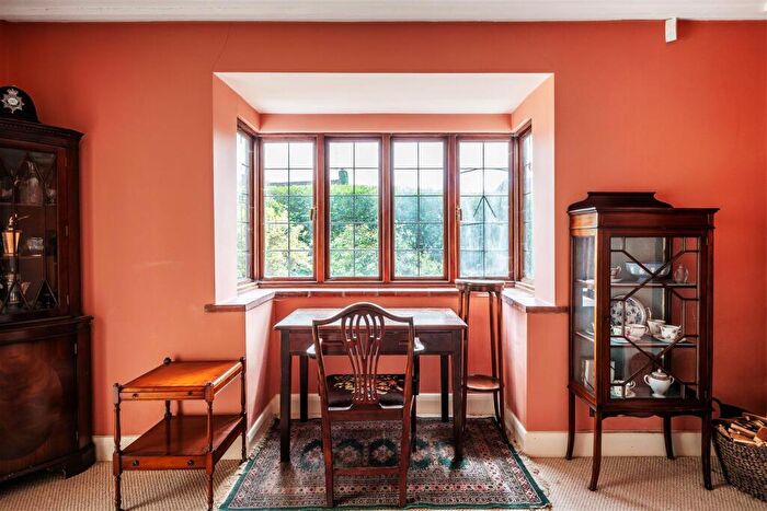 5 Bedroom Detached House For Sale In Oast Road, Oxted, RH8