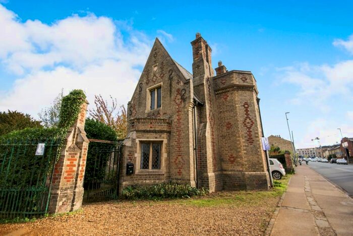 2 Bedroom Detached House To Rent In Histon Road, Cambridge, CB4