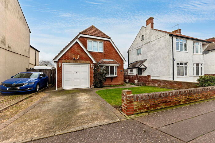 4 Bedroom Detached House For Sale In Woodberry Way, Walton On The Naze, CO14