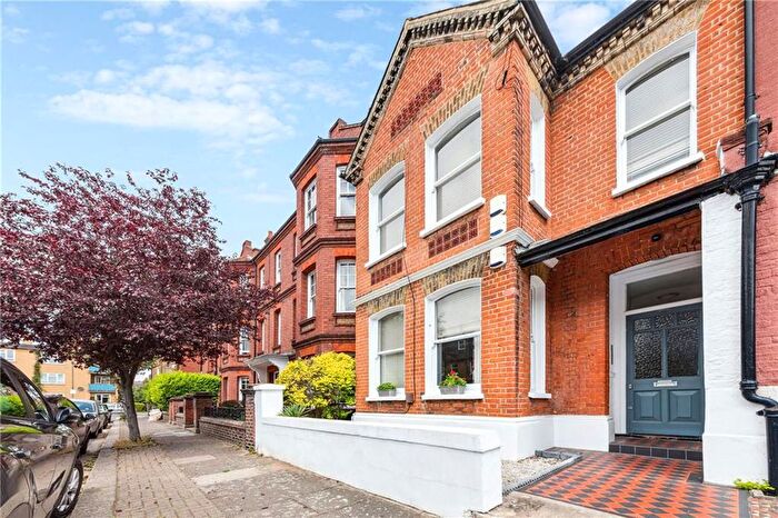 2 Bedroom Flat For Sale In Tunley Road, London, SW17