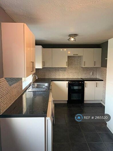 2 Bedroom Flat To Rent In Chelwood Close, Chippenham, SN14