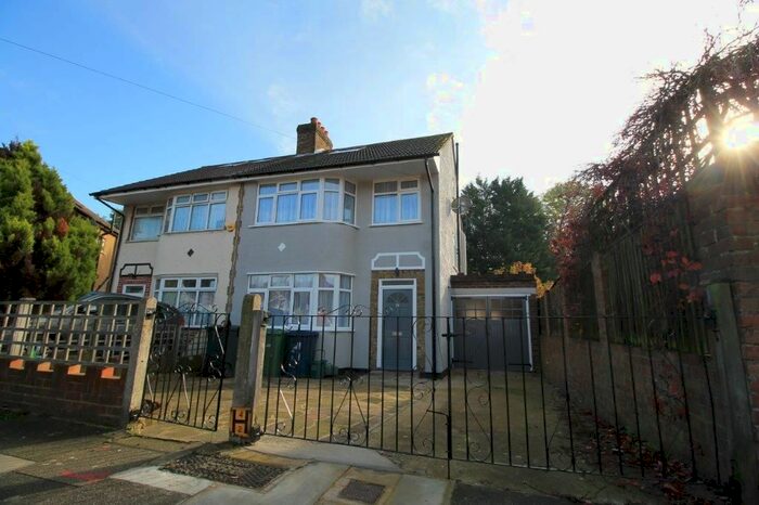 4 Bedroom Semi-Detached House To Rent In Lytton Close, Northolt, UB5