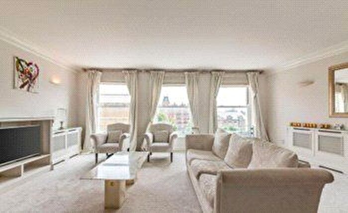2 Bedroom Flat To Rent In Earl's Court Square, London, SW5