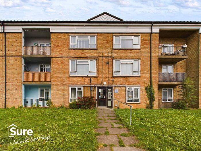 2 Bedroom Flat To Rent In Everest Way, Hemel Hempstead, Hertfordshire, HP2