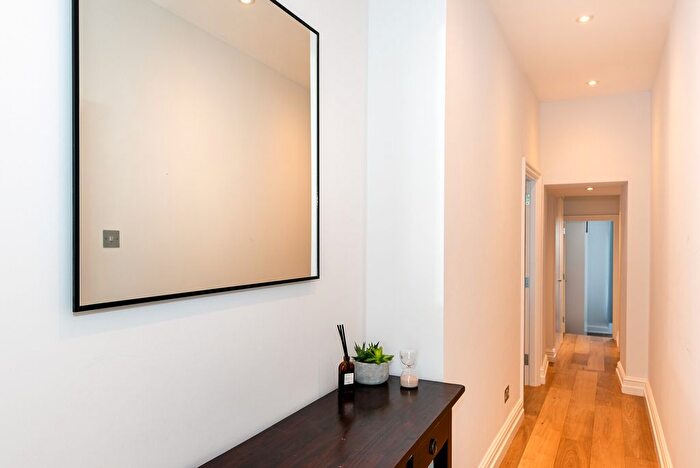 2 Bedroom Flat To Rent In Collingham Place, Gloucester Road, SW5