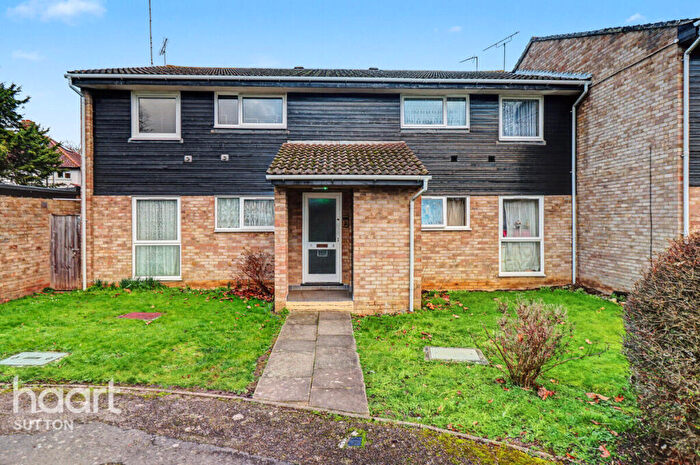 2 Bedroom Flat For Sale In Hove Gardens, Sutton, SM1