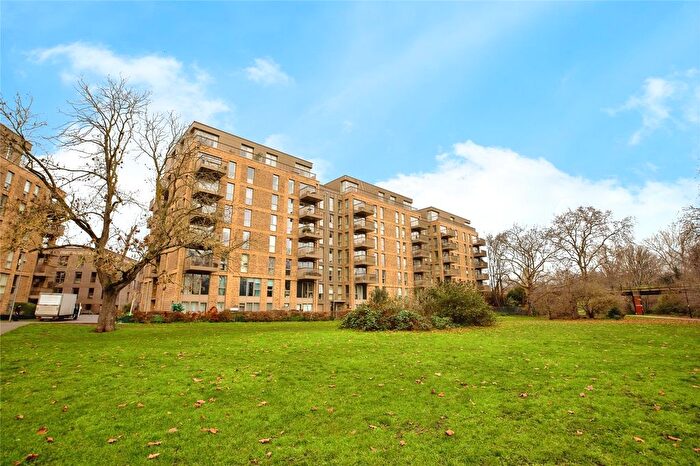 1 Bedroom Flat For Sale In Adenmore Road, London, London, SE6