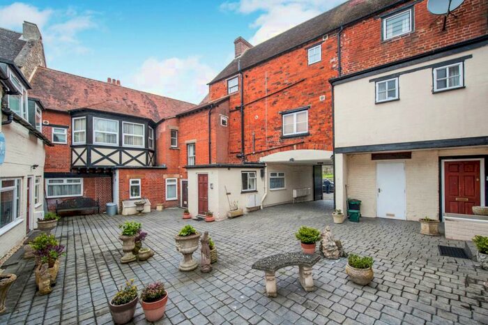 1 Bedroom Apartment To Rent In Market Place, Faringdon, SN7