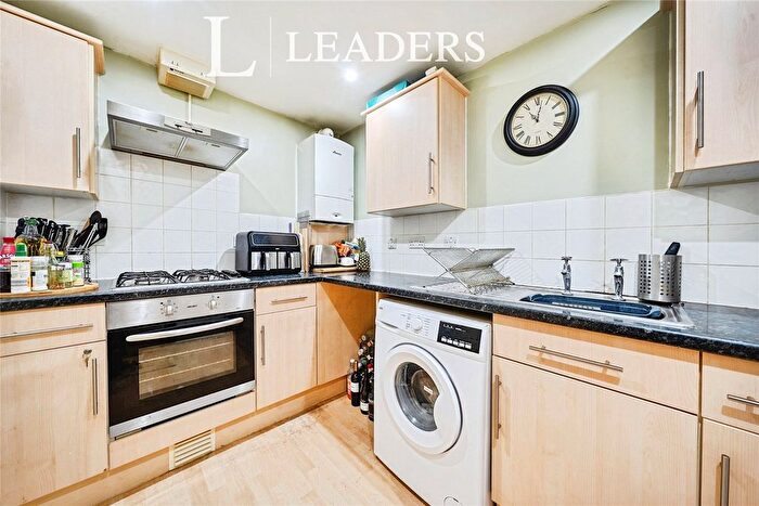1 Bedroom Flat For Sale In Medway Wharf Road, Tonbridge, Kent, TN9