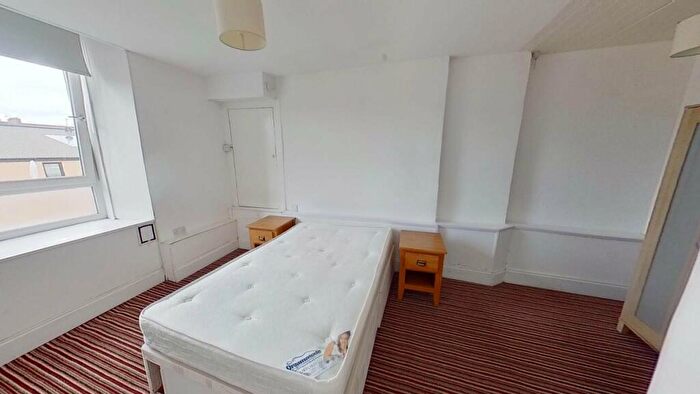 1 Bedroom Flat To Rent In Craigie Street, Govanhill, Glasgow, G42