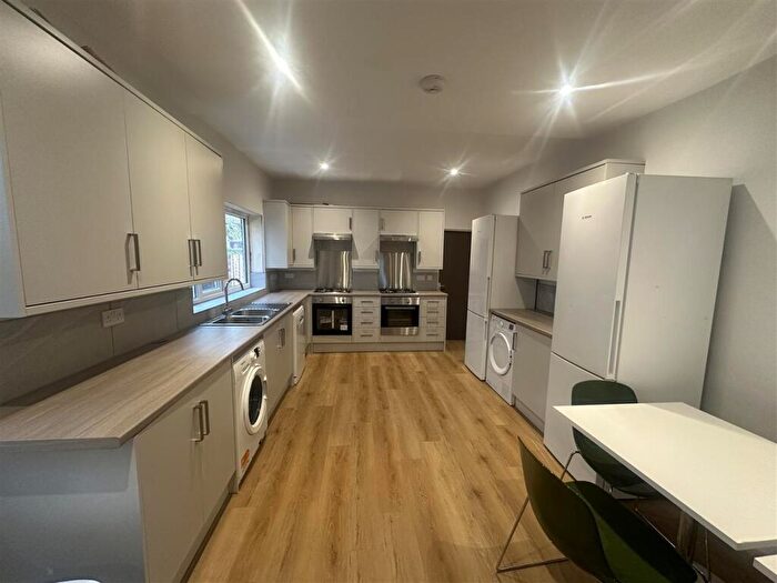 8 Bedroom Terraced House To Rent In Wilton Avenue, Southampton, SO15