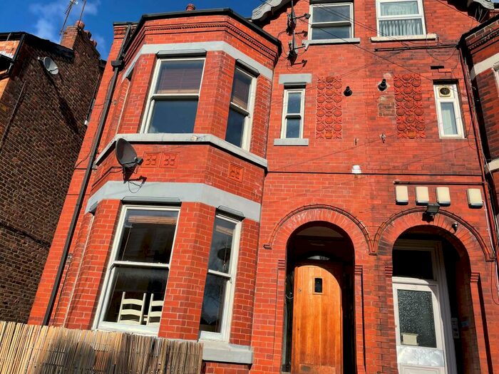 2 Bedroom Apartment To Rent In Central Road, West Didsbury, M20