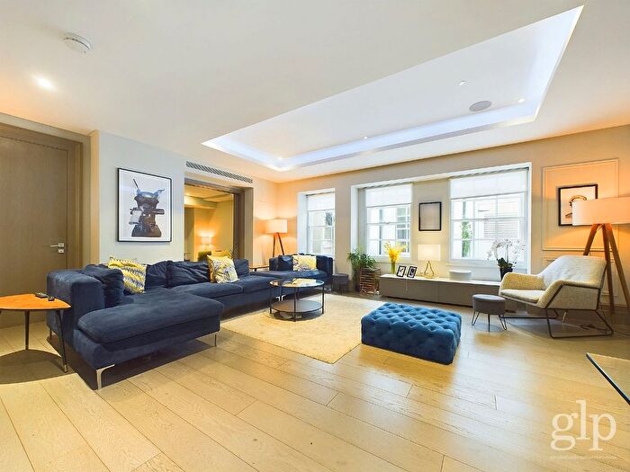 3 Bedroom Flat To Rent In Soho Square, London, W1D