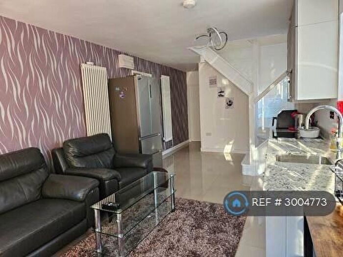 2 Bedroom Semi Detached House To Rent In Christchurch Close, Birmingham, B15