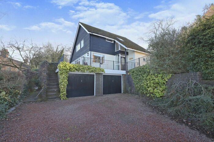 4 Bedroom Detached House For Sale In The Hill, Abberley, Worcester, WR6