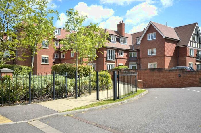2 Bedroom Flat To Rent In Cleve Place, Bridgewater Road, Weybridge, Surrey, KT13
