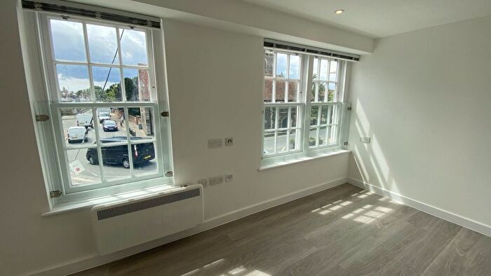 1 Bedroom Flat To Rent In St. Peters Street, Canterbury, CT1