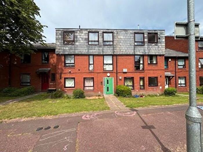 2 Bedroom Flat For Sale In Noel Street, Mansfield, NG18