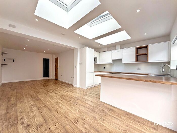 1 Bedroom Flat To Rent In Lea Crescent, Ruislip, HA4