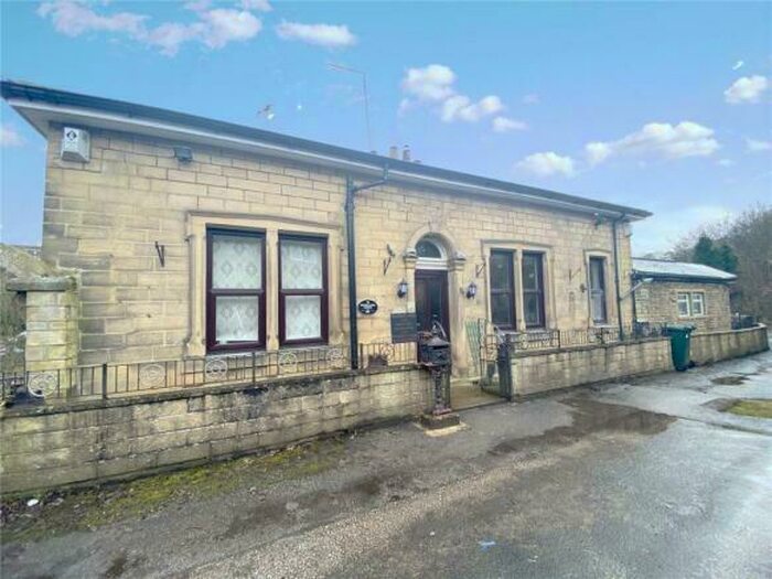 2 Bedroom House To Rent In Bridgehouse Lane, Haworth, Keighley, BD22
