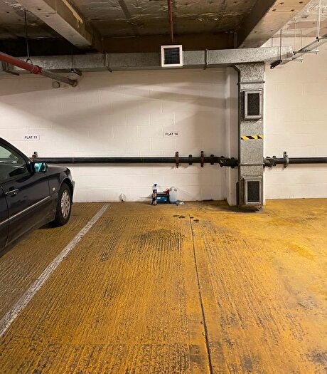Garage / Parking To Rent In Hayes Place, London, NW1