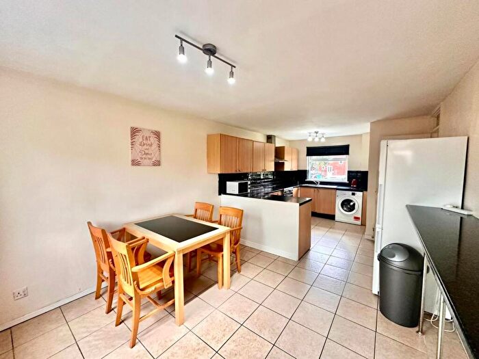 3 Bedroom House To Rent In Raygill, Wilnecote, Tamworth, B77