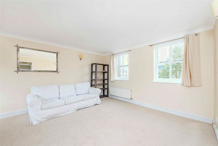 1 Bedroom Flat To Rent In Waldo Close, Elms Road, London, SW4