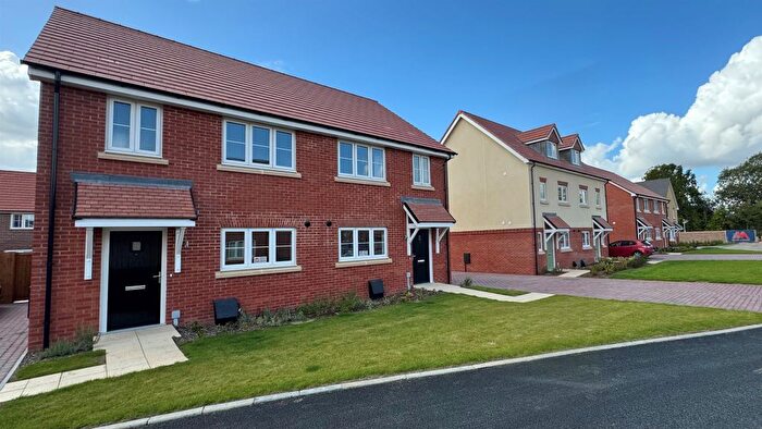 3 Bedroom Semi-Detached House For Sale In Buckenham Road, Attleborough, NR17