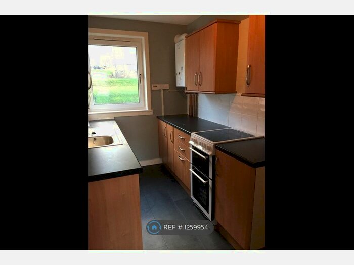 3 Bedroom Flat To Rent In Loganlee Terrace, Dundee DD2