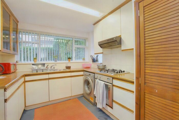 2 Bedroom Semi-Detached Bungalow For Sale In Pentland Avenue, Clayton, Bradford, BD14