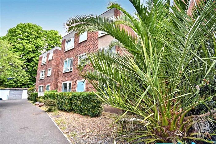1 Bedroom Flat To Rent In Salisbury Court, Thornton Avenue, Chiswick, W4