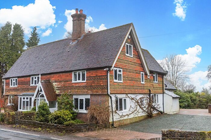 3 Bedroom Semi-Detached House For Sale In Tyes Cross, East Grinstead, RH19
