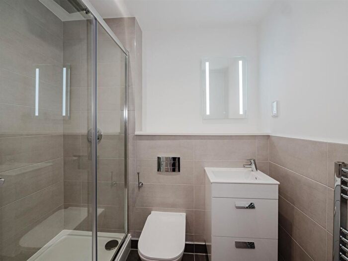 1 Bedroom Flat To Rent In Furness Quay, Salford, M50