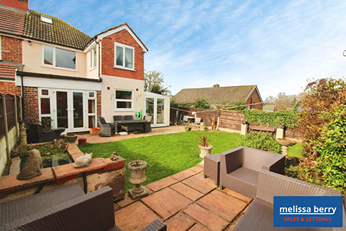 4 Bedroom Semi-Detached House For Sale In Sunnyfield Road, Prestwich, Manchester, M25