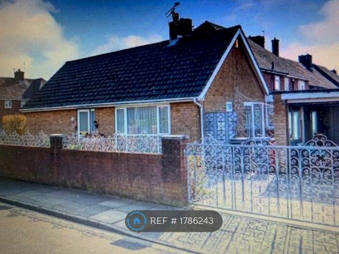 2 Bedroom Bungalow To Rent In Clifton Avenue, Blackpool, FY4
