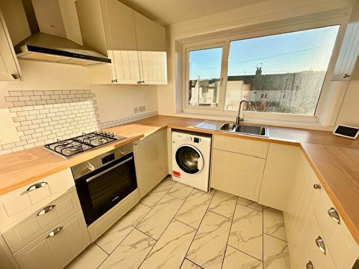 4 Bedroom Detached House For Sale In Springwood Drive, HX3