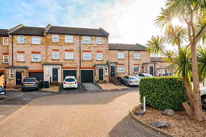 4 Bedroom Terraced House For Sale In Theaks Mews, Taunton, TA1