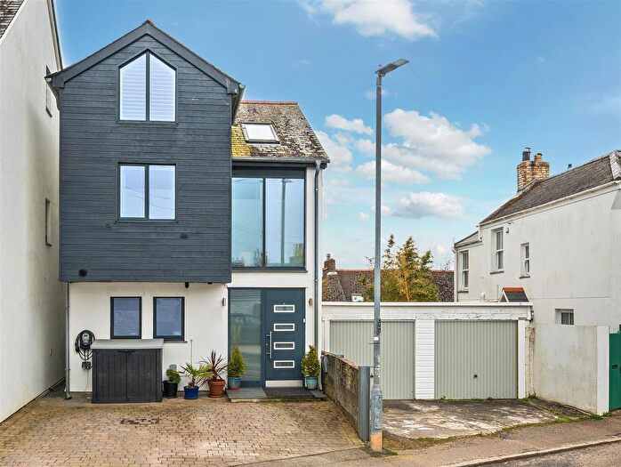 3 Bedroom Detached House For Sale In Waterloo Road, Falmouth, TR11