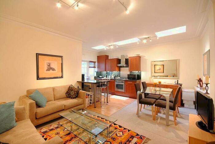 2 Bedroom Flat To Rent In Ashburn Gardens, London, SW7