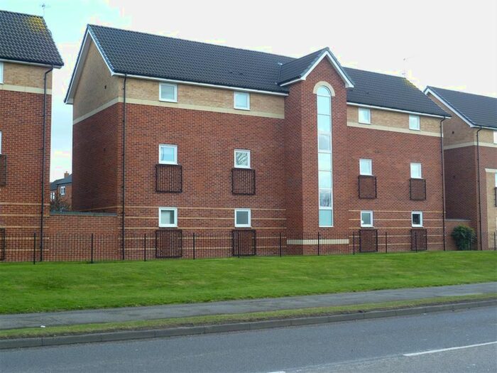 2 Bedroom Flat To Rent In Lee Court Torrent Close, Wilnecote, Tamworth, Staffordshire B77