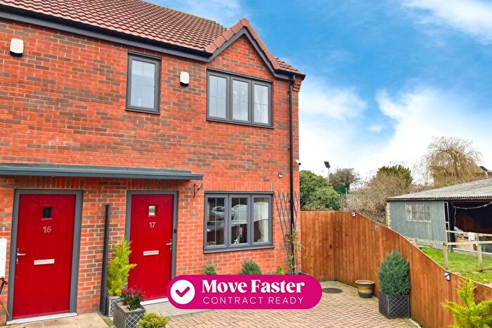 3 Bedroom End Of Terrace House For Sale In Bentley Close, Driffield, East Riding Of Yorkshire, YO25