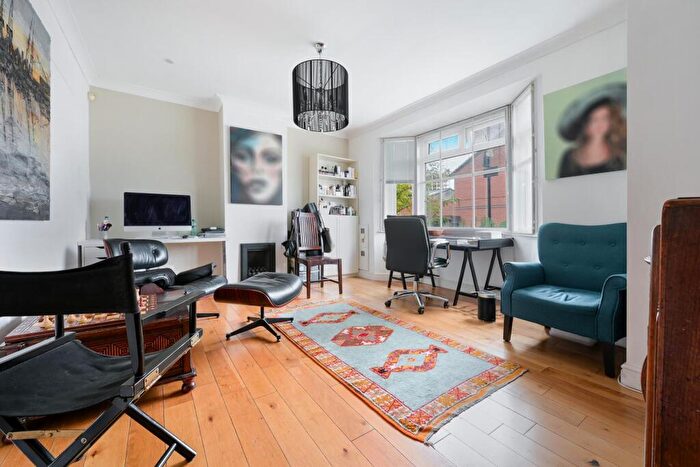 4 Bedroom Semi-Detached House For Sale In Mill Road, London, E16