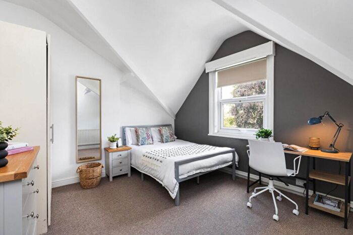 6 Bedroom House To Rent In B Cardigan Road, Leeds, LS6