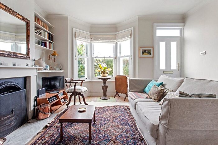 2 Bedroom Terraced House For Sale In Beechcroft Road, London, SW17