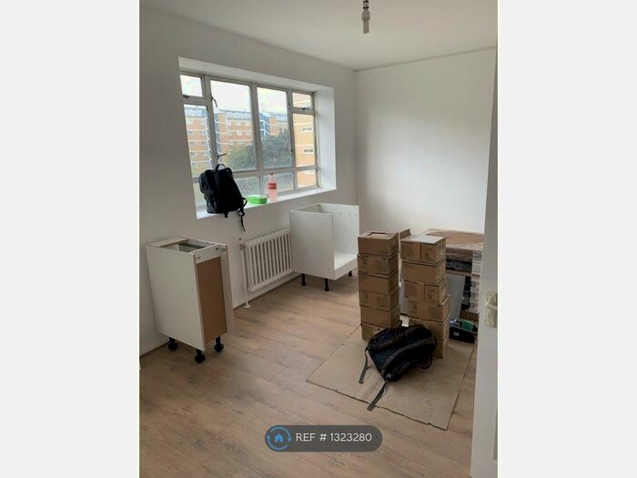 3 Bedroom Flat To Rent In Chippendale House, London SW1V